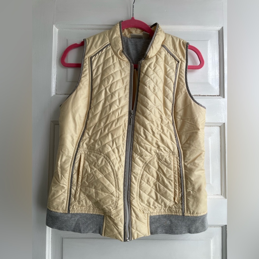 CHICOS Zenergy Quilted Zip Up Vest Size 4